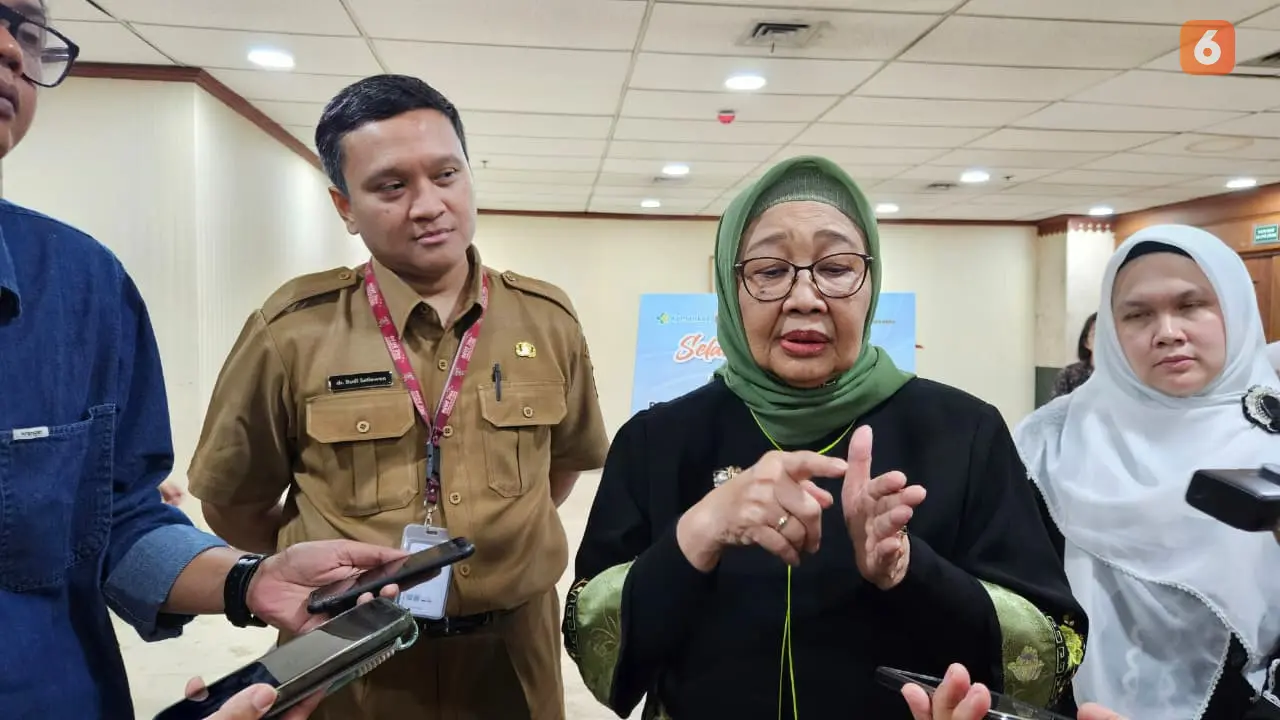 Ketua Program Vaksinasi Nasional, Prof. Dr. dr. Sri Rezeki Hadinegoro, Sp.A(K), menegaskan DBD bisa menyerang siapa saja. Vaksinasi dengue diharapkan jadi game changer tekan kasus dan capai nol kematian 2030. (Foto: Aditya Eka Prawira/Liputan6.com)