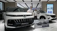 Dua mobil listrik ramah lingkungan dari Wuling Motors, yakni New Almaz RS dan Alvez (Dok. Humas Wuling Motors / Nefri Inge)