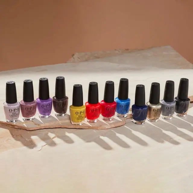 Tren Warna Cat Kuku yang Punya Healing Power