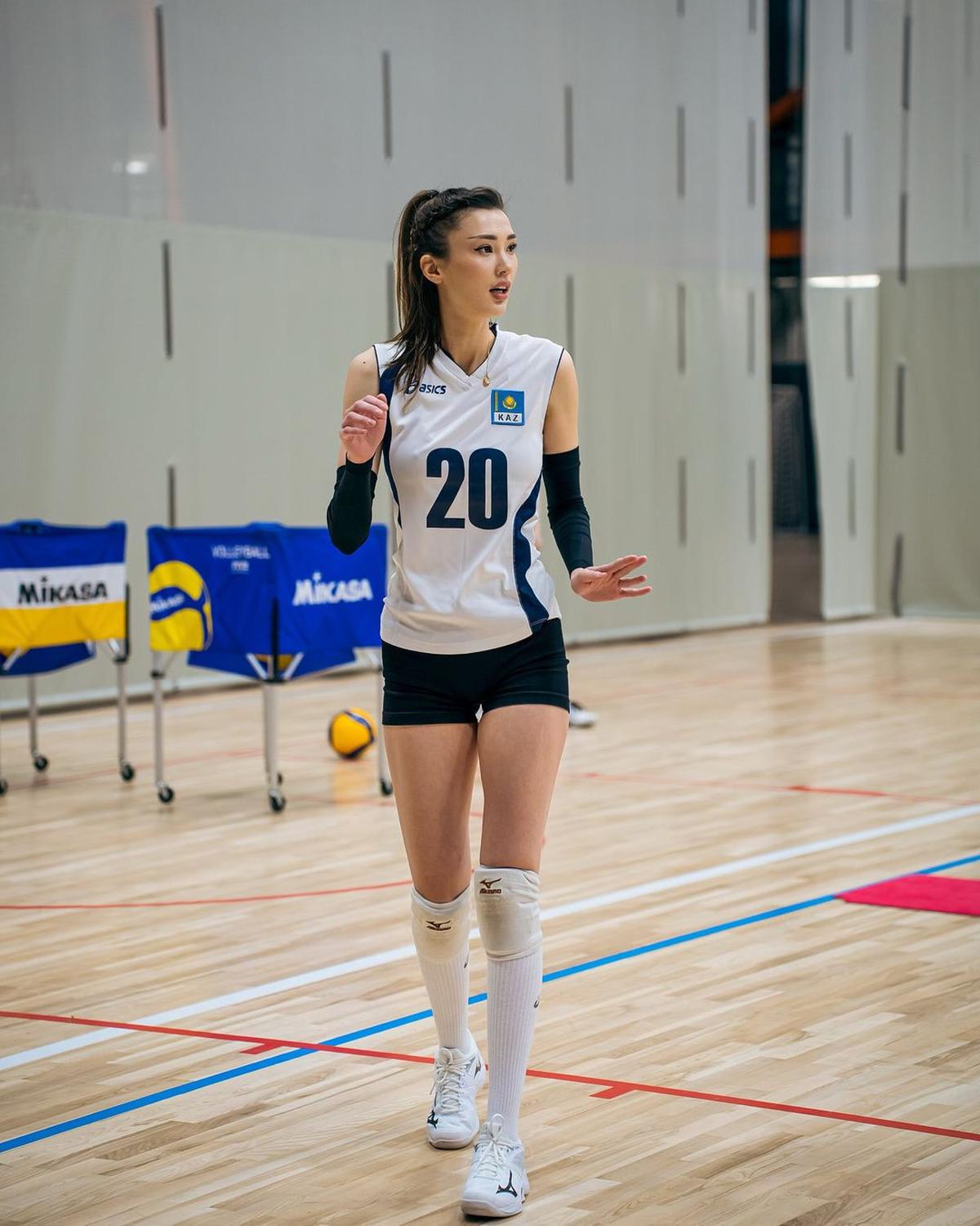 7 Potret Sabina Altynbekova Pemain Voli dari Kazakhstan yang Gabung Yogya Falcons dan Siap Ramaikan Proliga 2025