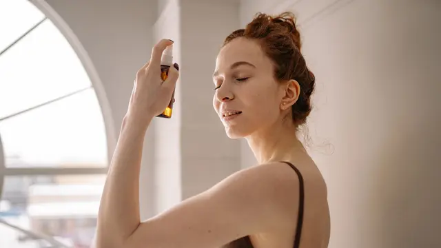 Cara Pengaplikasian Toner dan Essence yang Berbeda