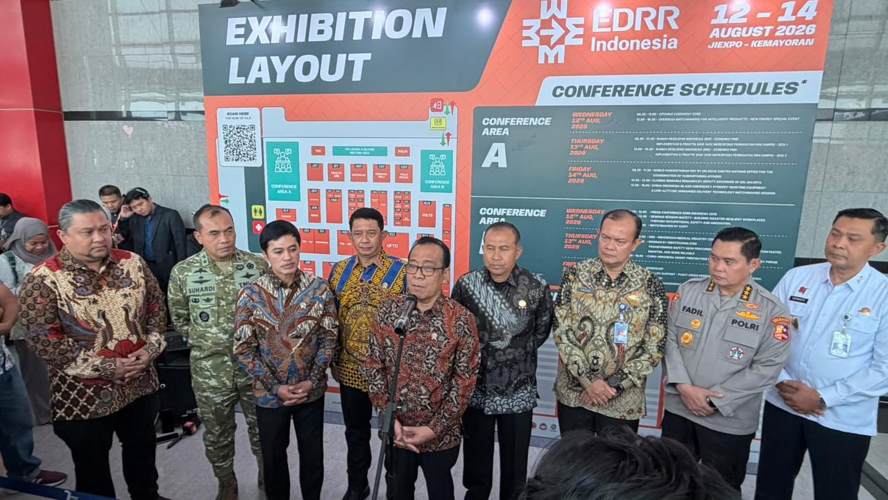 HUT RI ke-81, Sejumlah Menteri Upacara Bersama Warga Terdampak Gempa NTT