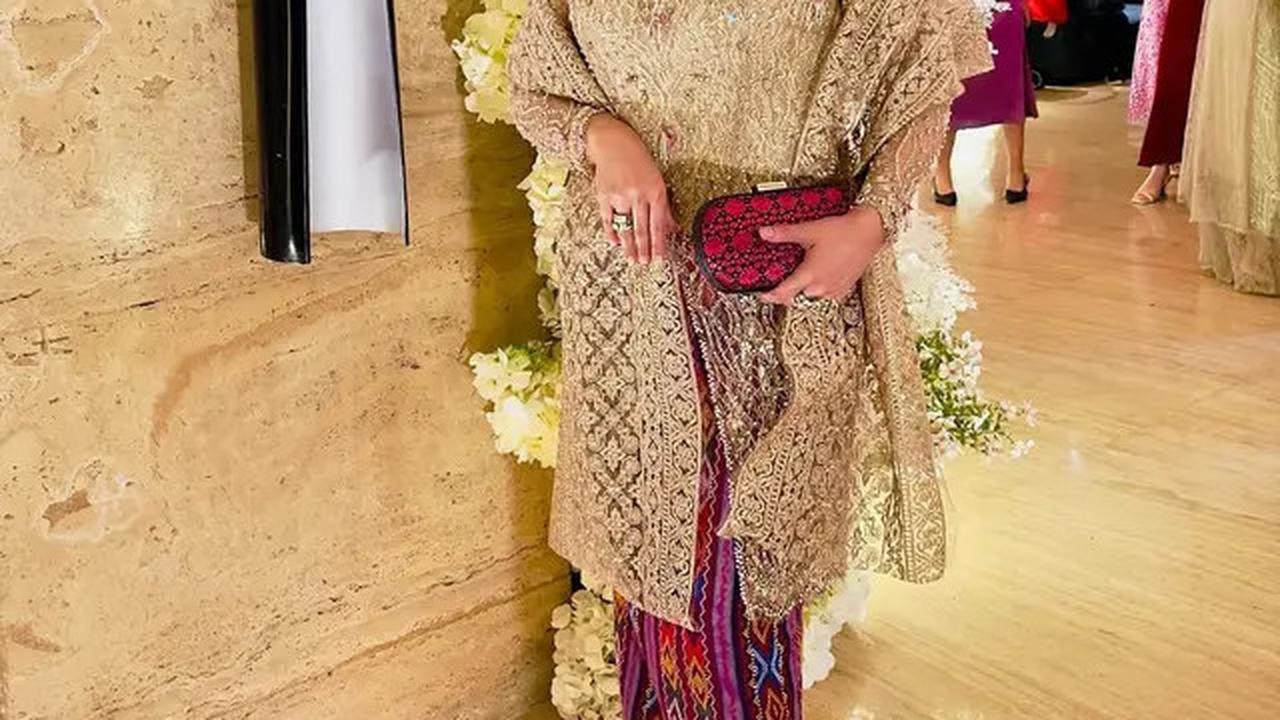 7 Potret Bella Saphira Pakai Kebaya, Penampilannya saat Acara Mantu Anak Curi Perhatian