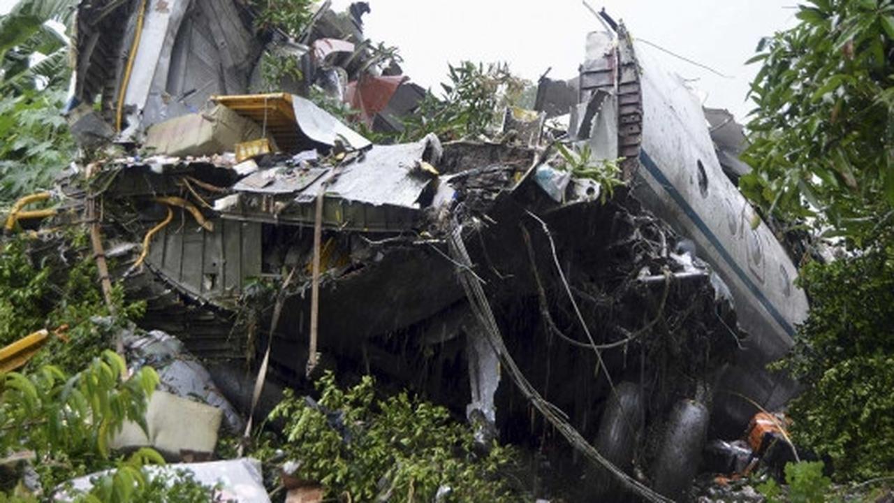 Pesawat kargo jatuh, puluhan penumpang tewas bergelimpangan di Sudan