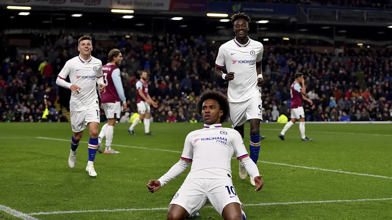 Chelsea Hajar Burnley 4-2, Pulisic Hattrick