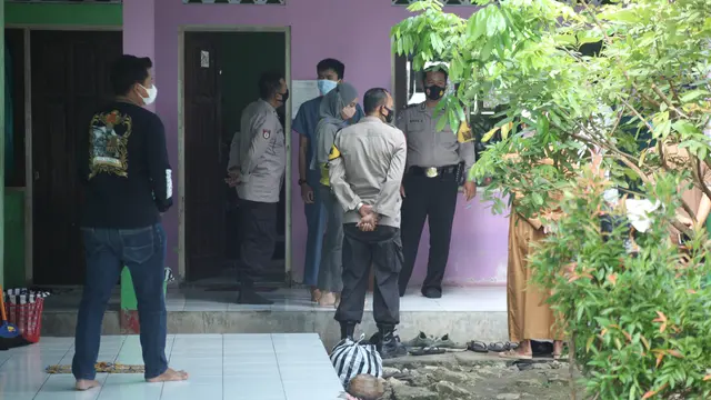 Petugas mewawancarai Santri yang keracunan
