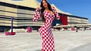 Pakaian yang digunakan Ivana Knoll dinilai terlalu seksi. Qatar yang merupakan negara dengan mayoritas penduduk beragam Islam, mengeluarkan beberapa larangan dalam berpakaian selama berada di stadion pertandingan Piala Dunia atau di tempat umum. (FOTO: instagram.com/knolldoll/)