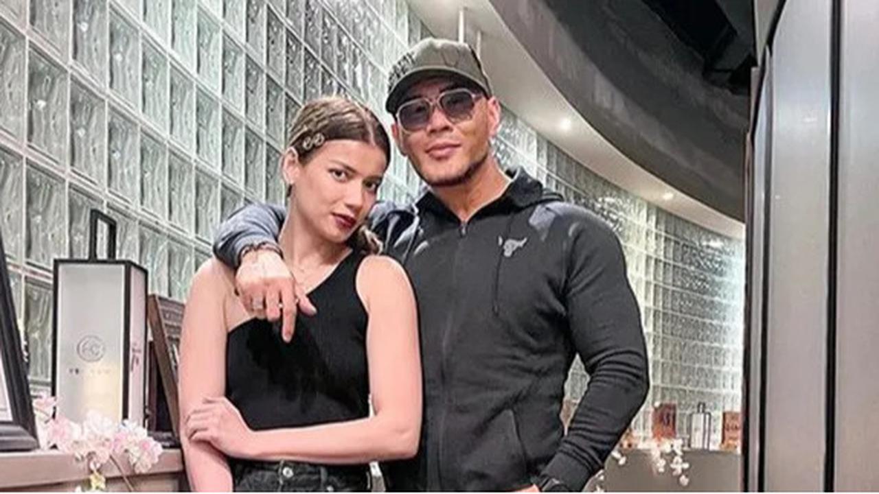 Deddy Corbuzier Akhiri Pernikahan, Sebut Sabrina Chairunnisa ‘Istri yang Sempurna