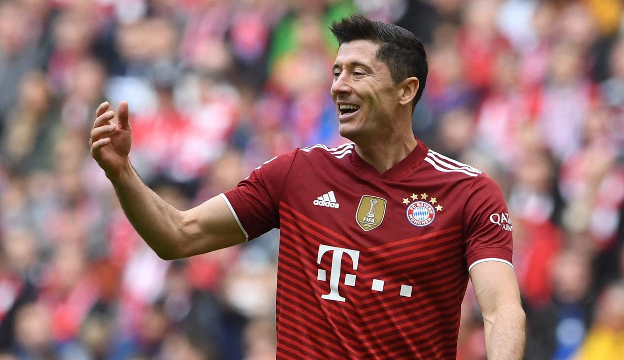 Robert Lewandowski secara luas dianggap sebagai salah satu striker terbaik dengan mengumpulkan 331 gol dalam 360 penampilan di berbagai kompetisi untuk Bayern Munchen. Didatangkan pada musim panas 2014, Lewi telah berjasa membawa berbagai gelar juara untuk Bavaria. (AFP/Christof Stache)