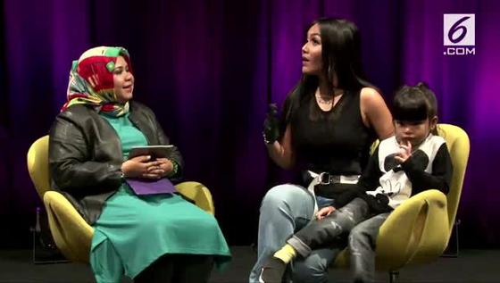 VIDEO: Nostalgia, Denada Lakukan Ini di Video Klip Terbaru