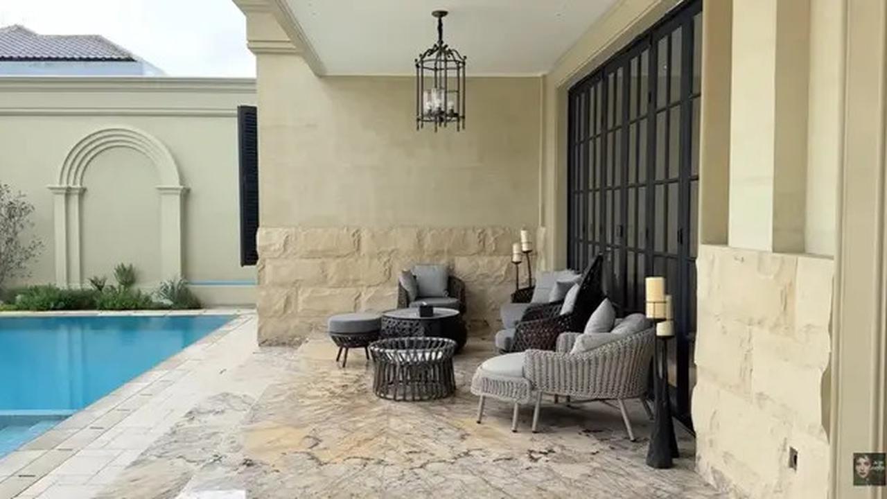 Model Kolam Renang di Rumah Tasya Farasya, Desainnya Serasa Liburan di Resort Mewah