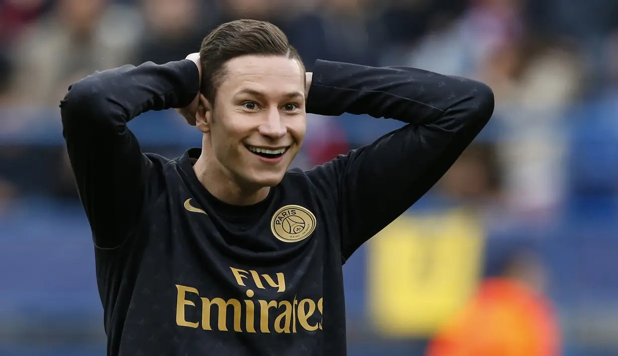 Julian Draxler (43 juta euro) - Sebelum bermain di PSG, Draxler pernah didatangkan Wolfsburg dengan harga 43 juta euro pada musim 2015/2016. (AFP/Charly Triballeau)