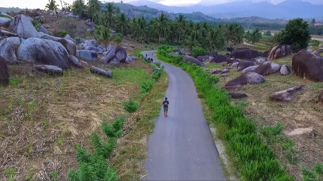 Taman batu, spot swafoto unik di Gorontalo yang viral. (Liputan6.com/Arfandi Ibrahim)