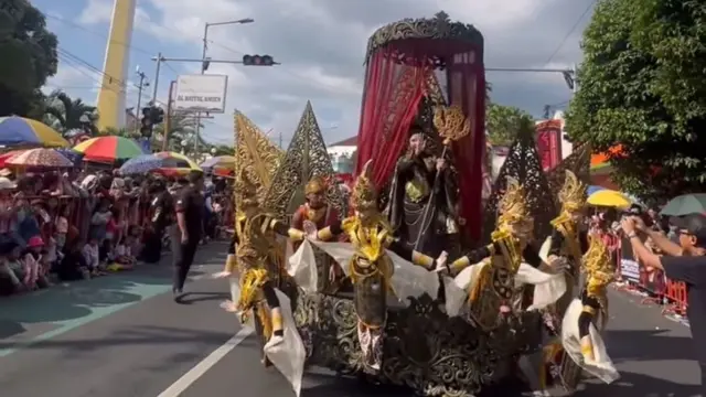 Bak Seorang Ratu, Ini 7 Potret Tiara Andini di Jember Fashion Carnaval