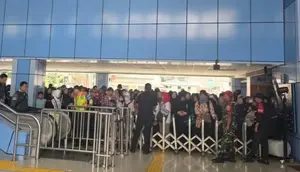 Stasiun Juanda Sempat Padat Penumpang, Ini Penyebabnya