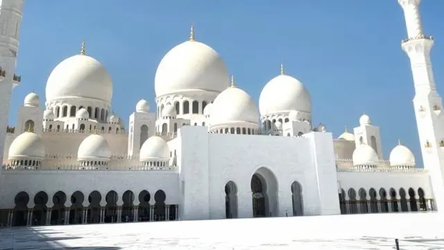 Sheikh Zayed Grand Mosque Center