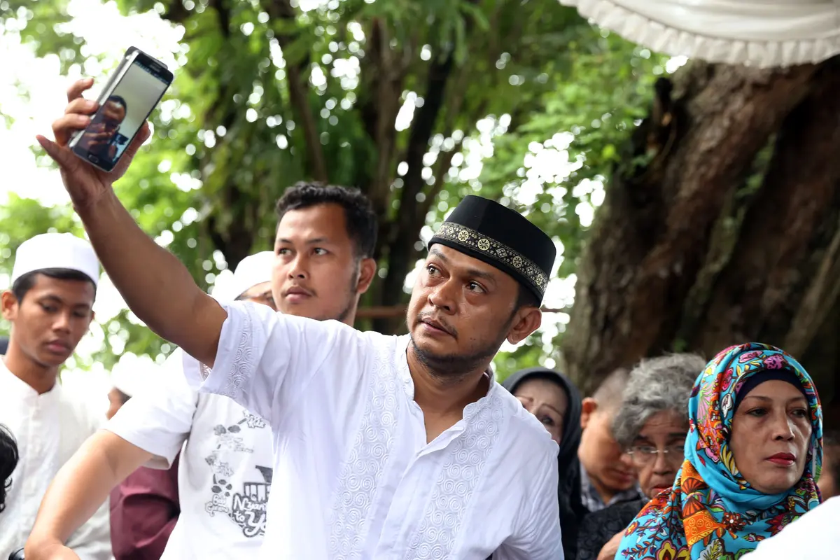 Pemakaman Yanni Libels 