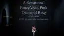 The Pink Legacy, berlian merah muda seberat 18,96 karat ditampilkan menjelang penjualan oleh rumah lelang Christie di Jenewa pada 8 November 2018. Pelelangan berlian pink akan dilakukan dalam acara Magnificent Jewels Sale di Jenewa. (Fabrice COFFRINI/AFP)
