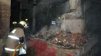 Kebakaran melanda wihara kawasan Cilincing, Jakarta Utara, Senin dini hari (9/6/2025).