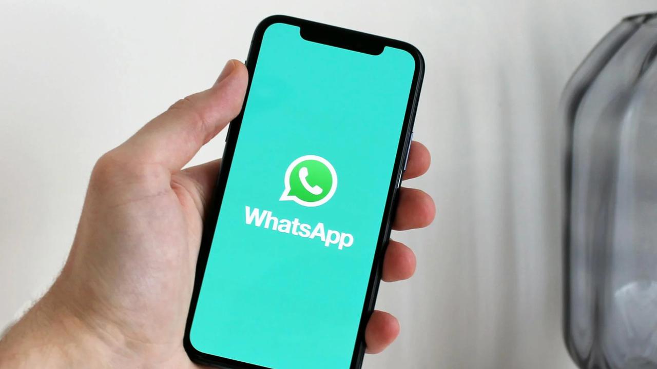 Whatsapp Bakal Hubungkan Akun Medsos ke Profil Pengguna