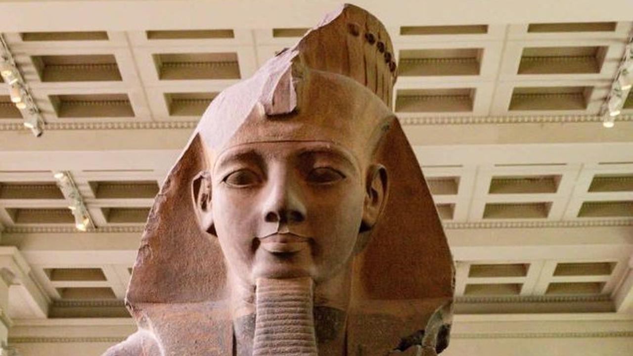 Patung Firaun Ramses II yang dipajang di British Museum di London.