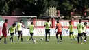 Pemain Bhayangkara FC saat mengikuti latihan jelang melawan Persija Jakarta pada laga Shopee Liga 1 di Stadion PTIK, Jakarta, Jumat (13/3). Bhayangkara gelar latihan jelang hadapi Persija. (Bola.com/Yoppy Renato)