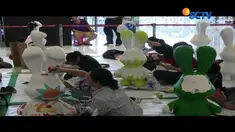 Beragam cara dilakukan untuk menyambut Minggu Paskah. Di Palangka Raya, warga berziarah ke makam keluarga. Sementara di Ibu Kota, sejumlah mahasiswa antusias mengikuti lomba mewarnai patung kelinci Paskah.