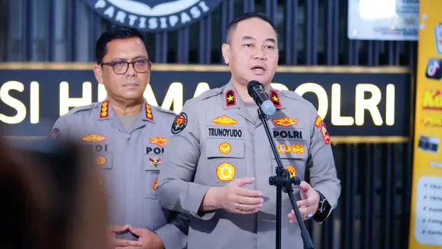_Polri Kerahkan Tiga Kapal untuk Cari Korban KM Virgo Transport 8 yang Hilang Kontak