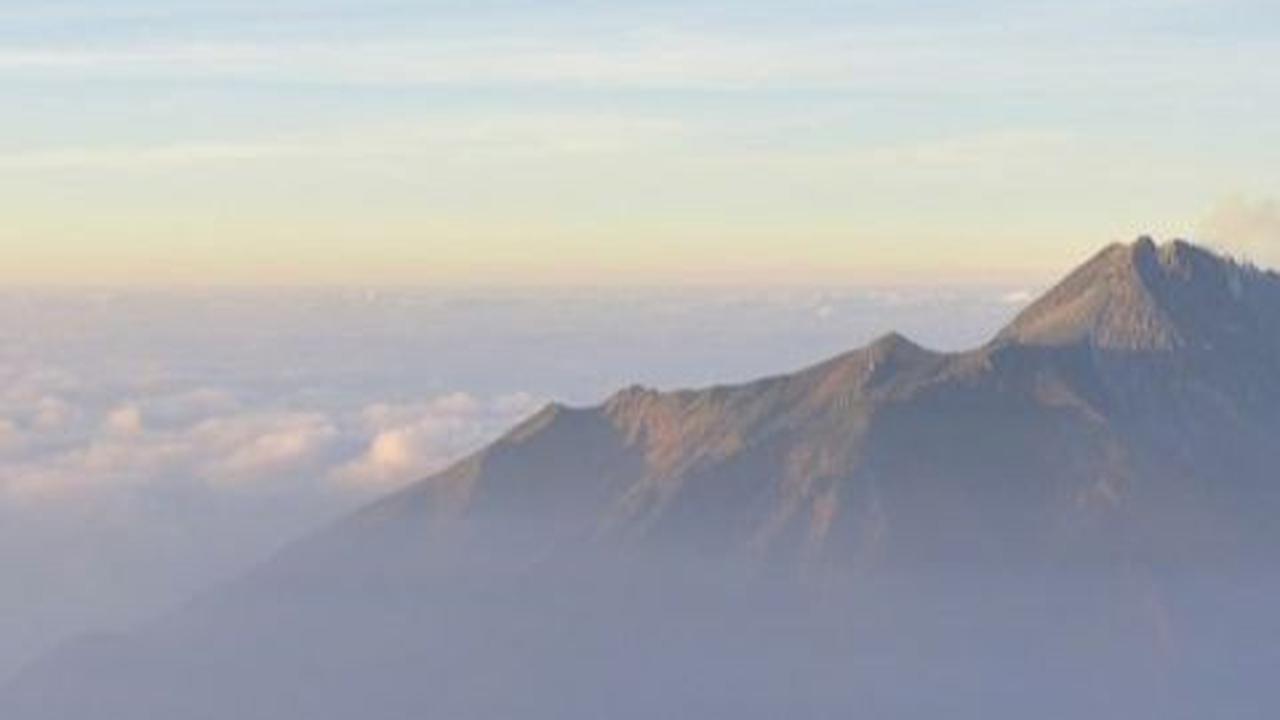 Tanda-Tanda Gunung Meletus