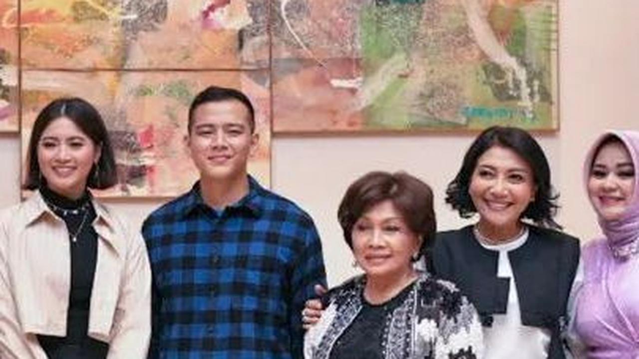 Hafiz juga terlihat hadir dalam perayaan Wedding Anniversary Andika Perkasa dan Hetty Andika Perkasa, beberapa waktu lalu. <br>