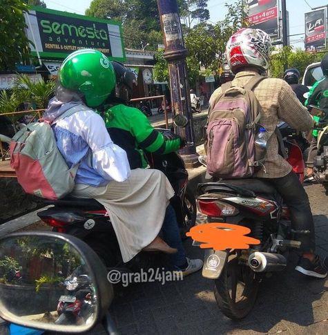 Helm Sampai Terbalik