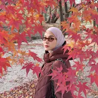 Nina Zatulini Liburan ke Korea Selatan dengan gaya stylish.  [@ninazatulini22]