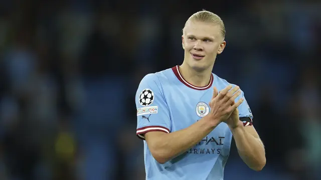 Foto: Erling Haaland Cetak Gol Kung Fu ke Gawang Dortmund dan Bawa Man City Menang Comeback di Liga Champions