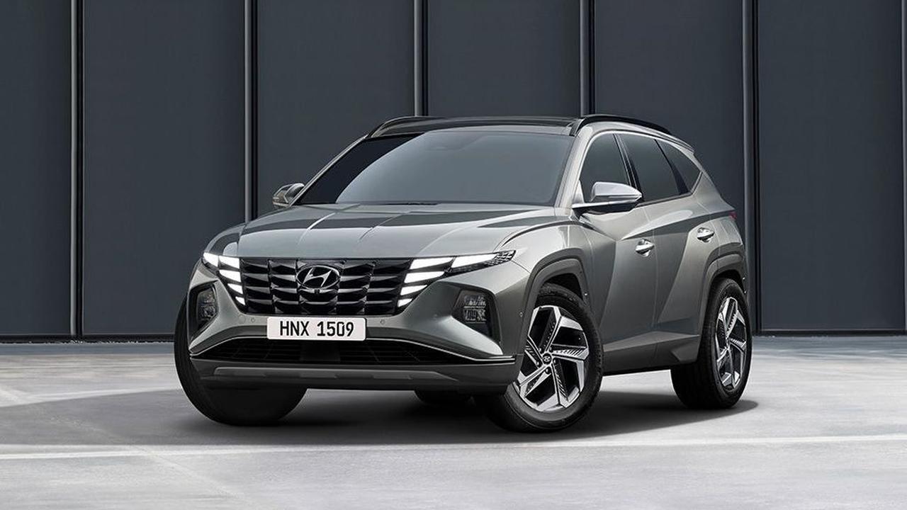 “Kami melihat possibility-nya, tapi Hyundai main di dua lanskap jelas;&nbsp;ICE (Internal Combustion Engine) dan electric. Saat ini belum ada option hybrid, dan rasanya terus konsentrasi di EV, karena paling berkontribusi positif untuk emisi dan keterga