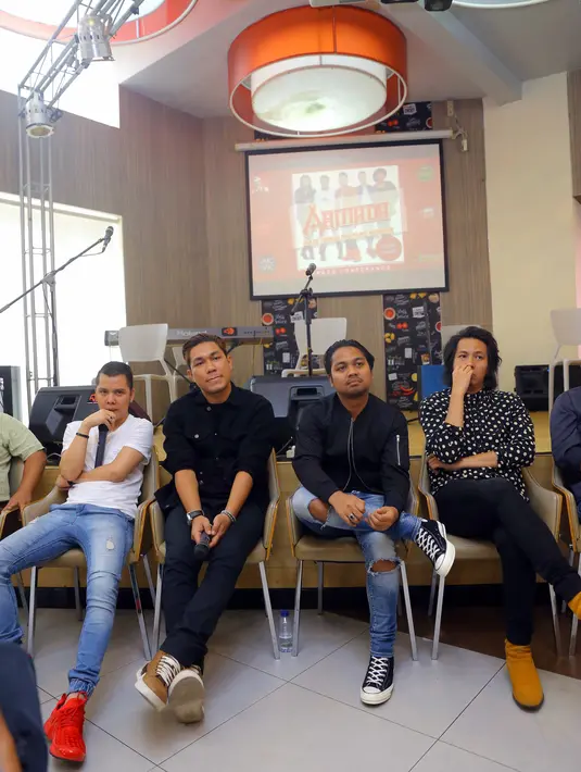 Mengingat industri musik sudah semakin berkembang, menurut para personel Armada kini musik sudah menjadi kebutuhan primer yang mampu bersanding dengan tiga keperluan pokok, yakni sandang, papan dan pangan. (Nurwahyunan/Bintang.com)