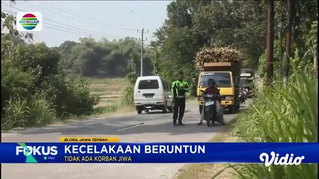 Simak informasi dalam Fokus Pagi edisi (21/07) dengan pilihan topik-topik sebagai berikut, Pasar Terbakar, Lebih 40 Lapak Hangus, Gunung Merapi kembali Semburkan Lava Pijar, Pemotor Tewas Terlindas Truk, Garuda Nusantara Kalahkan Kamboja, Kebakaran P...