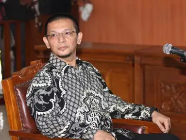 Terdakwa kasus pembunuhan Raafi Aga Winasya Benjamin di Kafe Shy Rooftop, Sher Muhammad Febryawan saat menjalani sidang perdana dengan agenda pembacaan dakwaan oleh Jaksa Penuntut Umum di PN Jakarta Selatan, Senin (2/4). (Antara)