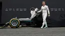 Pebalap Mercedes, Nico Rosberg mencatat waktu 1m26,187s dari 86 lap pada sesi terakhir hari ke-4 test pramusim di Sirkuit Catalunya, Barcelona, Spanyol, Kamis (25/2/2016).  (REUTERS/Sergio Perez)