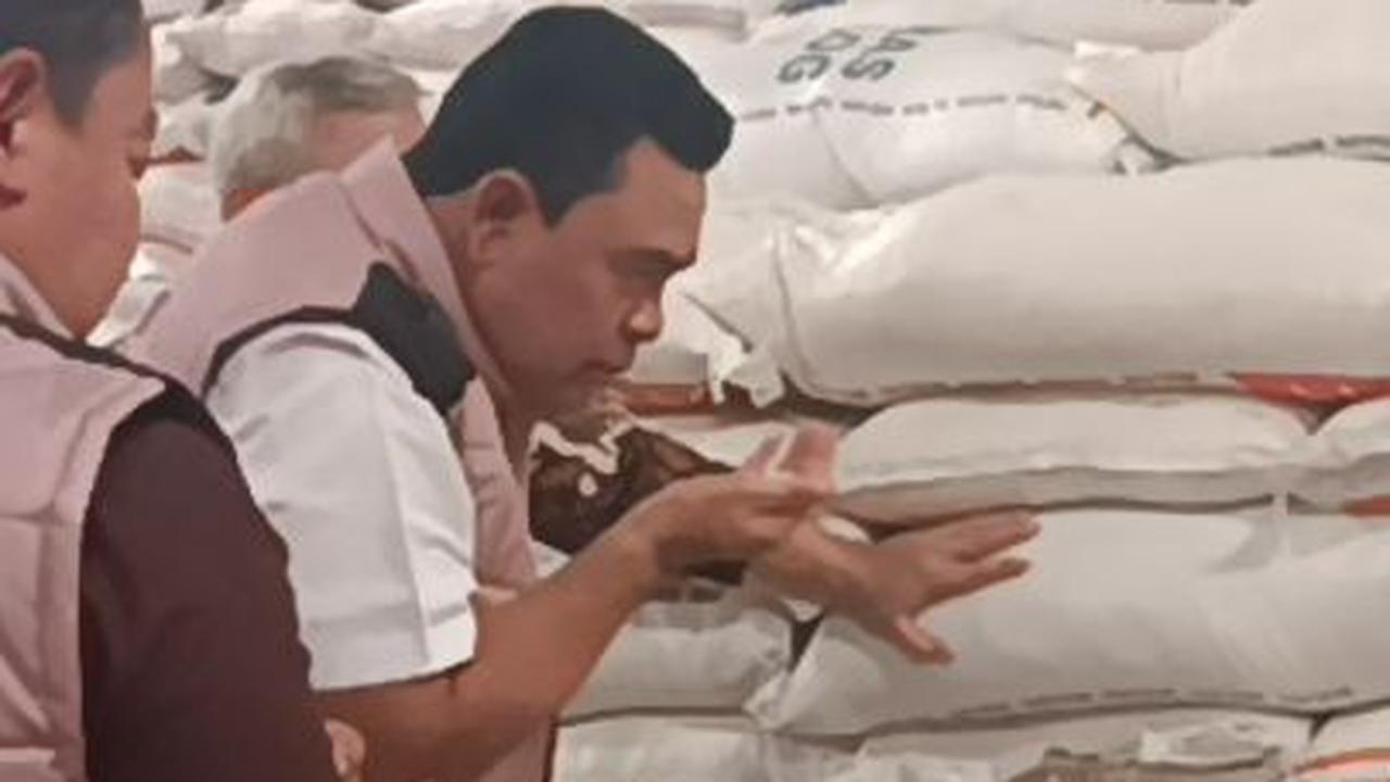 Sidak Gudang Beras Bulog di Jakut, Satgas Pangan Polri Pastikan Harga Turun Sebelum Puasa