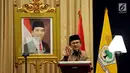 Presiden Ke-3 BJ Habibie memberi sambutan saat Seminar Nasional Partai Golkar, Jakarta, Kamis (19/10). Acara tersebut mengambil tema "Revitallisasi Ideologi Pancasila Sebagai Landasan Partai Golkar". (Liputan6.com/Johan Tallo)