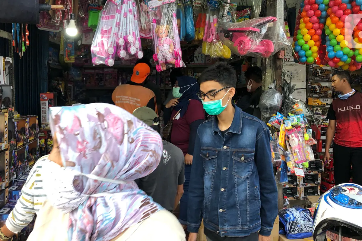 Pasar Gembrong Dipadati Warga