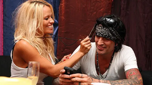  10 Artis Hollywood yang Nikah di Hari Valentine