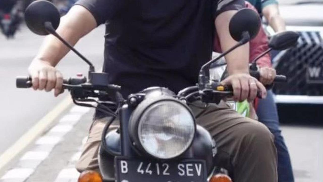 Sultan Djorghi merupakan artis senior kelahiran 19 November 1976. Ia dikenal sebagai aktor yang kerap wara-wiri di televisi. Ia juga dikenal sebagai salah satu artis yang punya hobi motor dan memiliki beberapa koleksi motor gede.