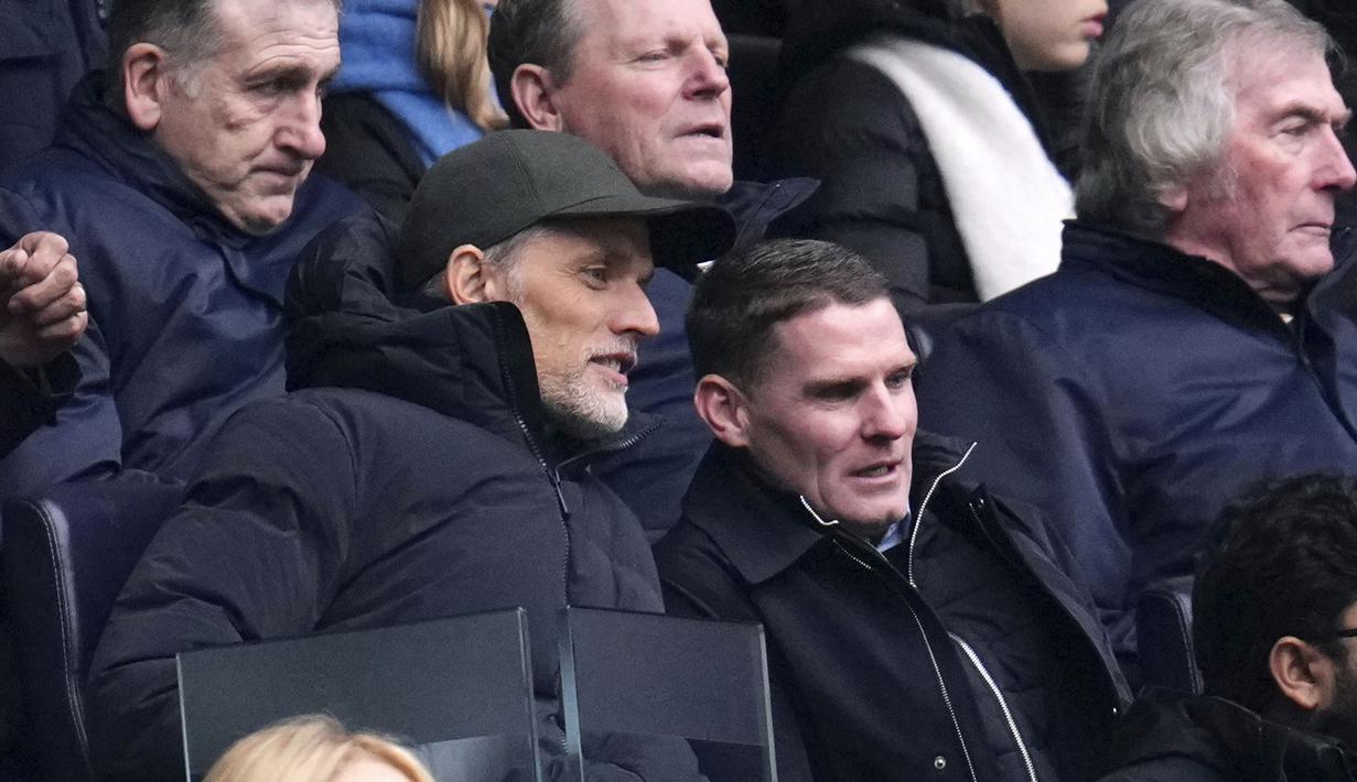 Pelatih Timnas Inggris, Thomas Tuchel terlihat di tribune dalam laga lanjutan Liga Inggris 2024/2025 antara Tottenham Hotspur melawan Newcastle di Tottenham Hotspur Stadium, London, Inggris, Sabtu (04/01/2025). (AP Photo/PA/John Walton)