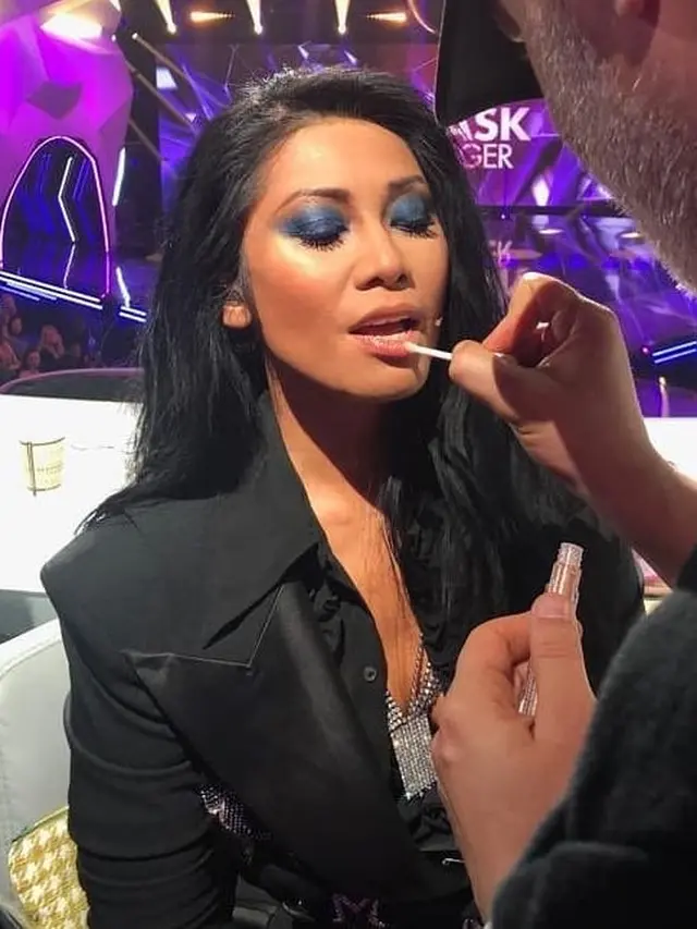 Potret Anggun C. Sasmi Jadi Juri 'The Masked Singer' Prancis (sumber: instagram/anggun_cipta)