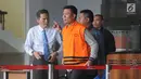 Mantan anggota DPRD Sumut Muslim Simbolon usai menjalani pemeriksaan di Gedung KPK, Jakarta, Senin (9/7). Muslim Simbolon merupakan mantan anggota DPRD dari PAN. (Merdeka.com/Dwi Narwoko)