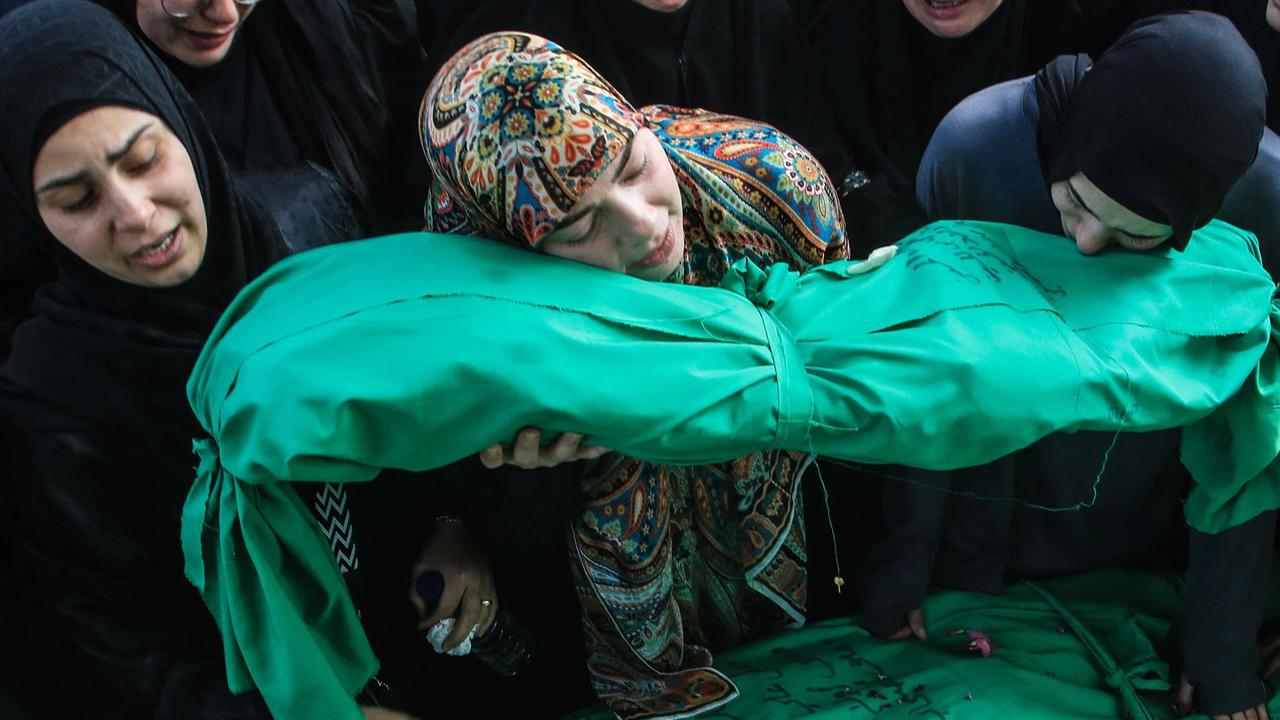 FOTO: Tangis Duka Warga Lebanon Setelah Serangan Israel