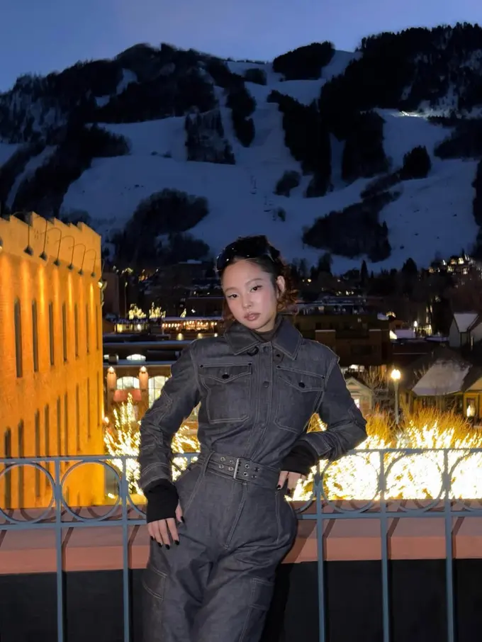 Tampilan Fresh Jennie BLACKPINK dengan Rambut Keriting, Malah Dipanggil Ahjumma