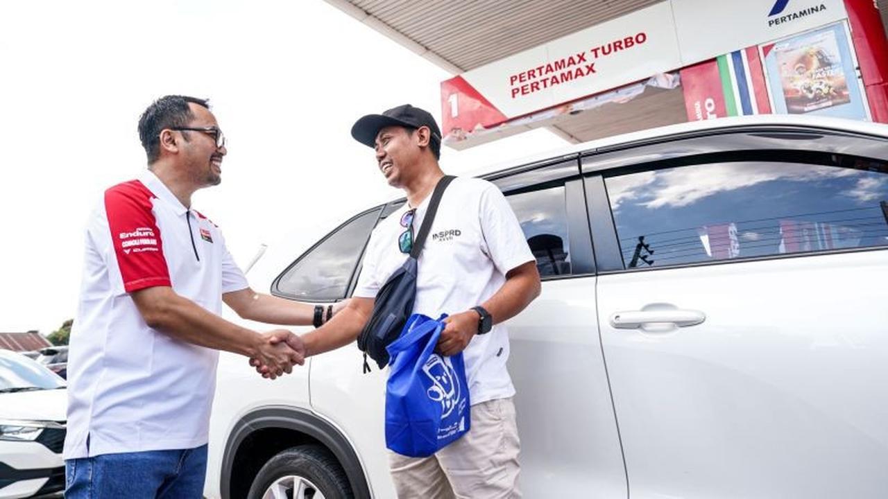 Momen Dirut Pertamina Patra Niaga Sapa Langsung Pelanggan Pertamax di SPBU Pendukung MotoGP