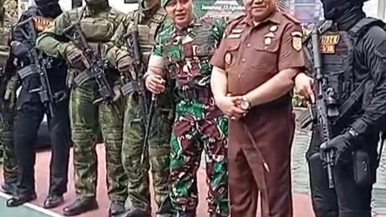 TNI jaga Kejati Jateng